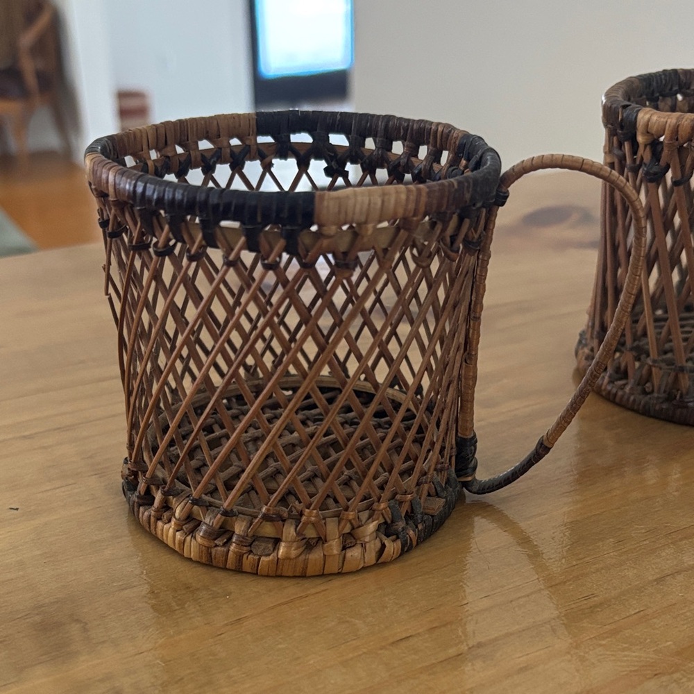 Vintage Rattan Wicker Brown cup glass holder - Picture 3 of 14
